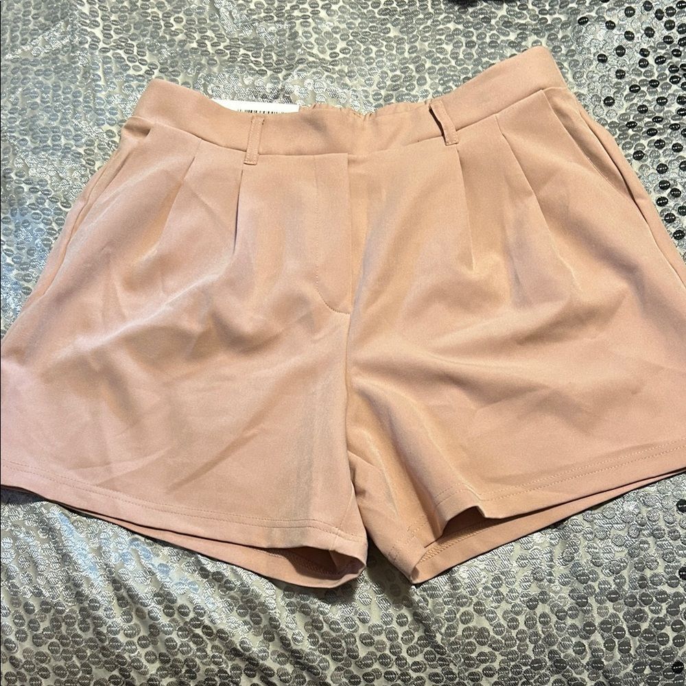 32 Degrees Women's Blush High Waist Shorts size M. NWT  WS